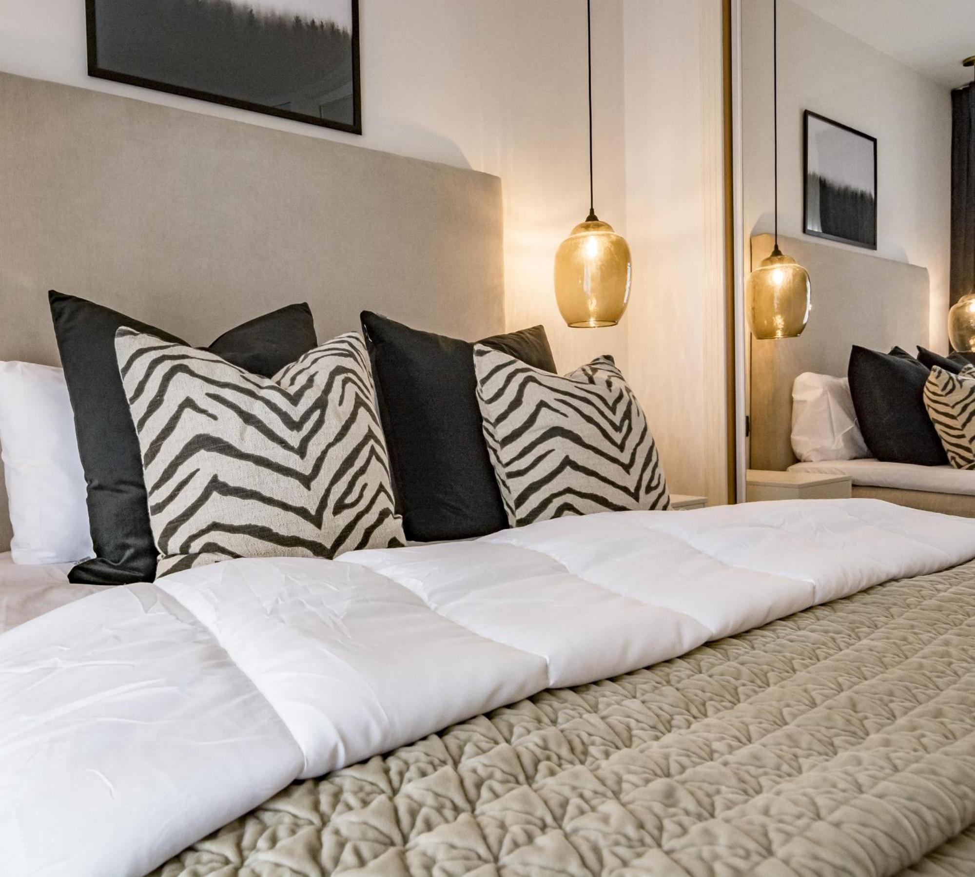 Pr - Stunning Flat Front Line Beach Puerto Banus Marbella Eksteriør bilde